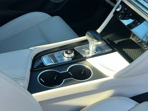 Used 2024 Genesis G70 2.5T image 14