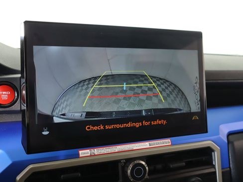 Used 2025 Toyota Tacoma TRD Off-Road image 6