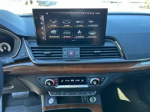 Used 2021 Audi Q5 e Premium w/ Convenience Package AWD/4WD image 28