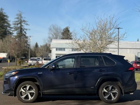 Used 2023 Toyota RAV4 SE w/ Weather & Moonroof Package image 2