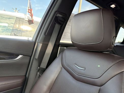 Used 2020 Cadillac XT6 Premium Luxury image 24