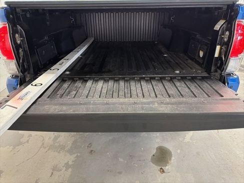 Used 2018 Toyota Tacoma Limited AWD/4WD image 9