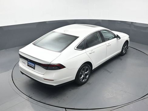 Certified 2023 Honda Accord EX image 34