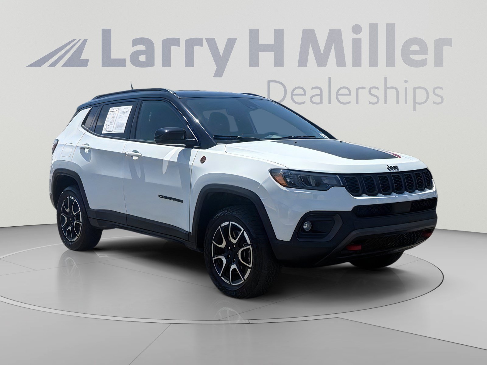 Certified 2024 Jeep Compass Trailhawk AWD/4WD image 8