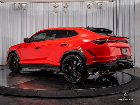 Used 2023 Lamborghini Urus Performante AWD/4WD image 15