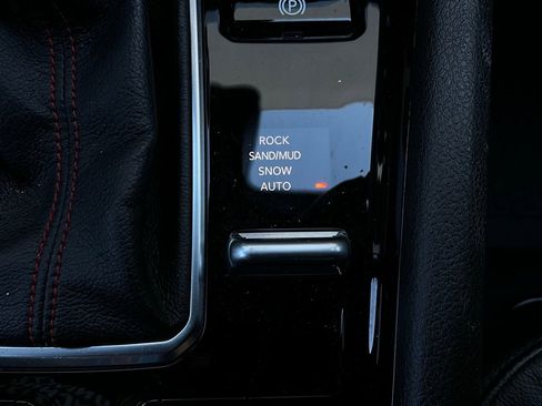 Used 2025 Jeep Compass Trailhawk image 23