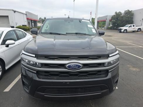 Used 2024 Ford Expedition Max XLT image 2