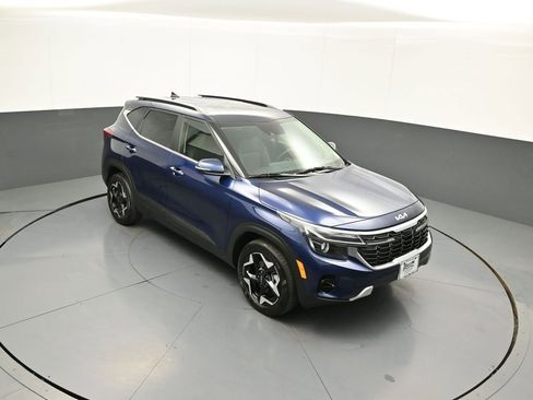 Certified 2025 Kia Seltos EX AWD/4WD image 35