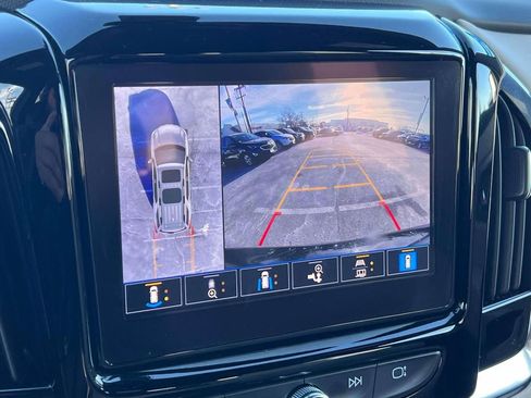 Used 2023 Chevrolet Traverse Premier image 31