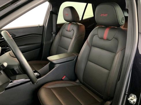 Used 2026 Chevrolet Trax RS w/ Sunroof Package FWD image 22