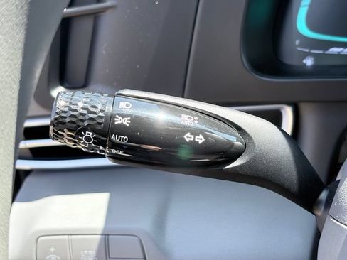 Used 2025 Hyundai Elantra Hybrid FWD image 15