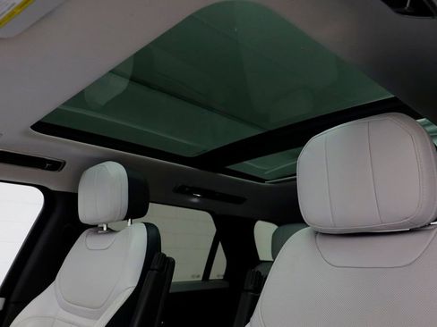 Used 2023 Land Rover Range Rover Sport SE Dynamic image 15