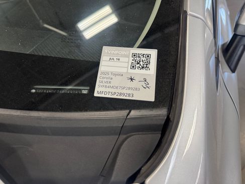 Used 2025 Toyota Corolla LE FWD image 24