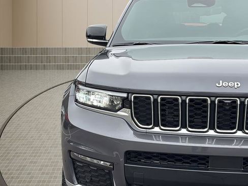New 2025 Jeep Grand Cherokee L Limited w/ Luxury Tech Group II AWD/4WD image 10
