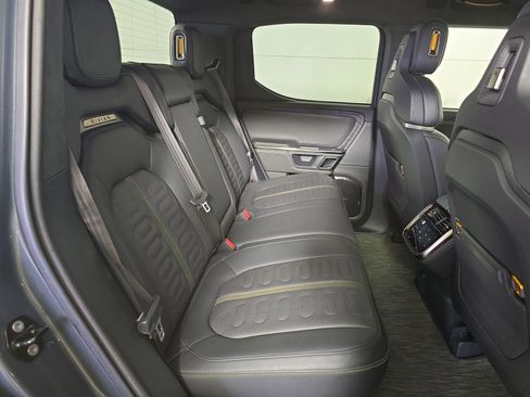 Used 2022 Rivian R1T Adventure AWD/4WD image 22