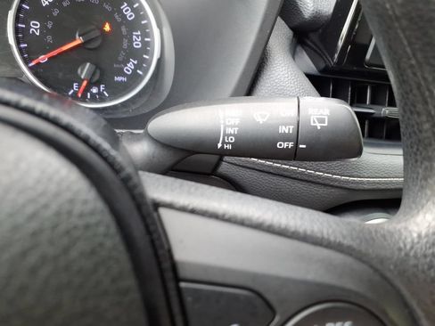 Used 2019 Toyota RAV4 LE FWD image 32