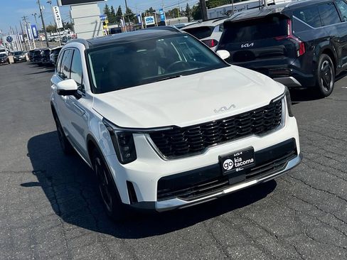 Certified 2025 Kia Sorento EX w/ EX Panoramic Sunroof Package AWD/4WD image 7