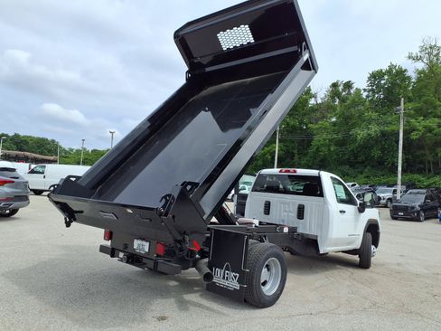 New 2026 GMC Sierra 3500 Pro w/ Convenience Package RWD image 3