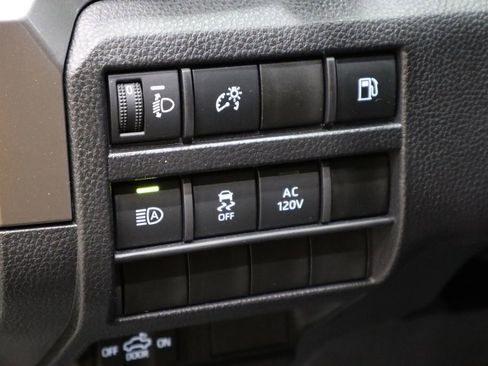 Used 2025 Toyota Tacoma TRD Off-Road image 21