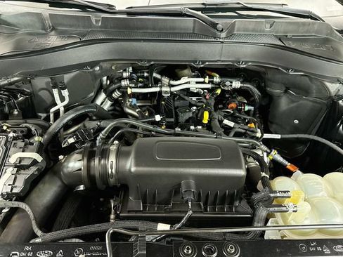 Used 2022 Ford Explorer XLT w/ Equipment Group 202A RWD image 28