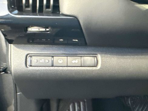 New 2025 Nissan Pathfinder SV w/ SV Premium Package image 22