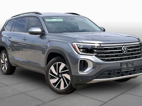Used 2024 Volkswagen Atlas SE FWD image 3