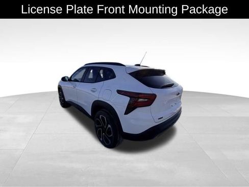 Certified 2025 Chevrolet Trax RS w/ Sunroof Package image 5