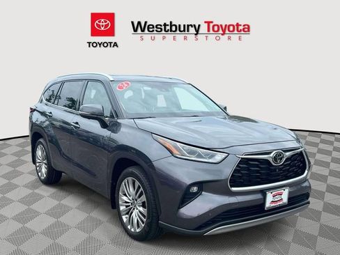 Certified 2024 Toyota Highlander Platinum AWD/4WD image 1