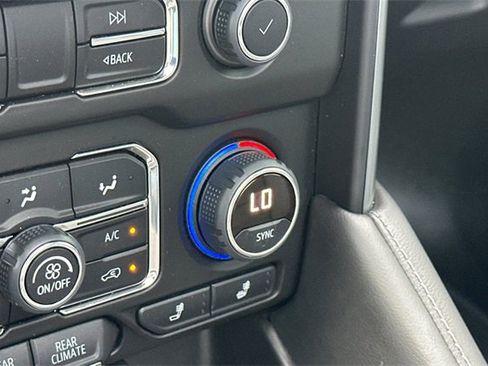 Used 2022 Chevrolet Tahoe Z71 w/ Z71 Off-Road Package image 31