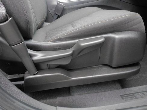 Used 2021 Chevrolet Equinox LT image 13