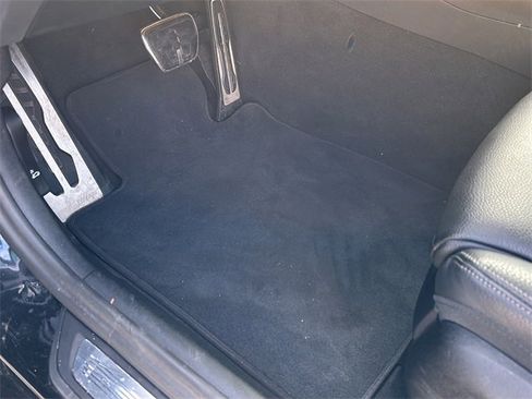 Used 2023 BMW M550i xDrive w/ Dynamic Handling Package image 18