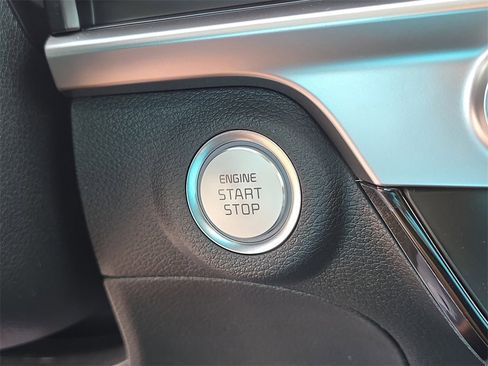 New 2025 Kia Telluride S image 32