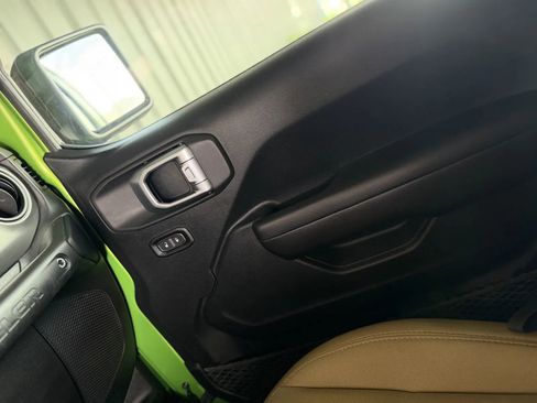 Used 2019 Jeep Wrangler Unlimited Sport S AWD/4WD image 36