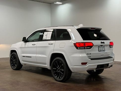 Used 2022 Jeep Grand Cherokee Altitude image 5