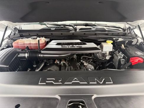 Used 2022 RAM 1500 Laramie AWD/4WD image 8