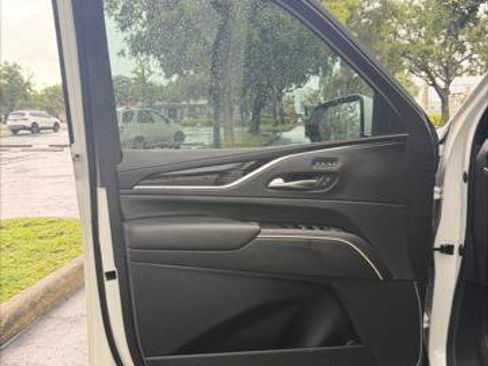 Used 2021 Cadillac Escalade Sport RWD image 27
