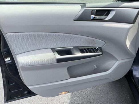 Used 2012 Subaru Forester 2.5X Premium AWD/4WD image 26