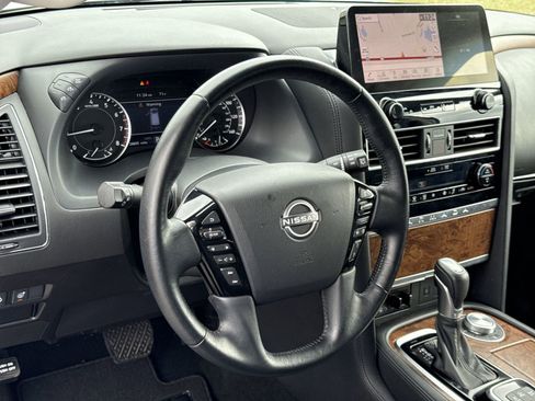 Used 2024 Nissan Armada SL w/ Captain's Chairs Package image 18