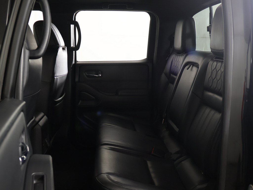 Used 2022 Nissan Frontier PRO-4X AWD/4WD image 32