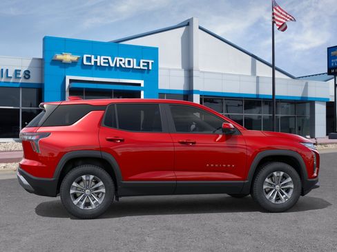New 2026 Chevrolet Equinox LT w/ Convenience Package II FWD image 44