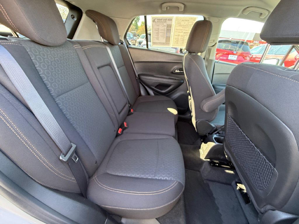 Used 2020 Chevrolet Trax LS w/ Tint and Cruise Package FWD image 29