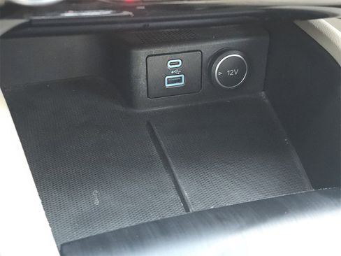 Used 2021 Ford Escape SE w/ Convenience Package image 29