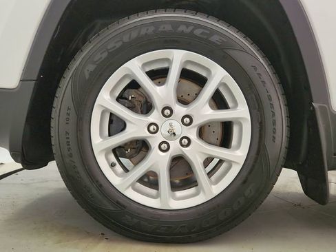 Used 2017 Jeep Cherokee Latitude w/ True North Edition AWD/4WD image 32