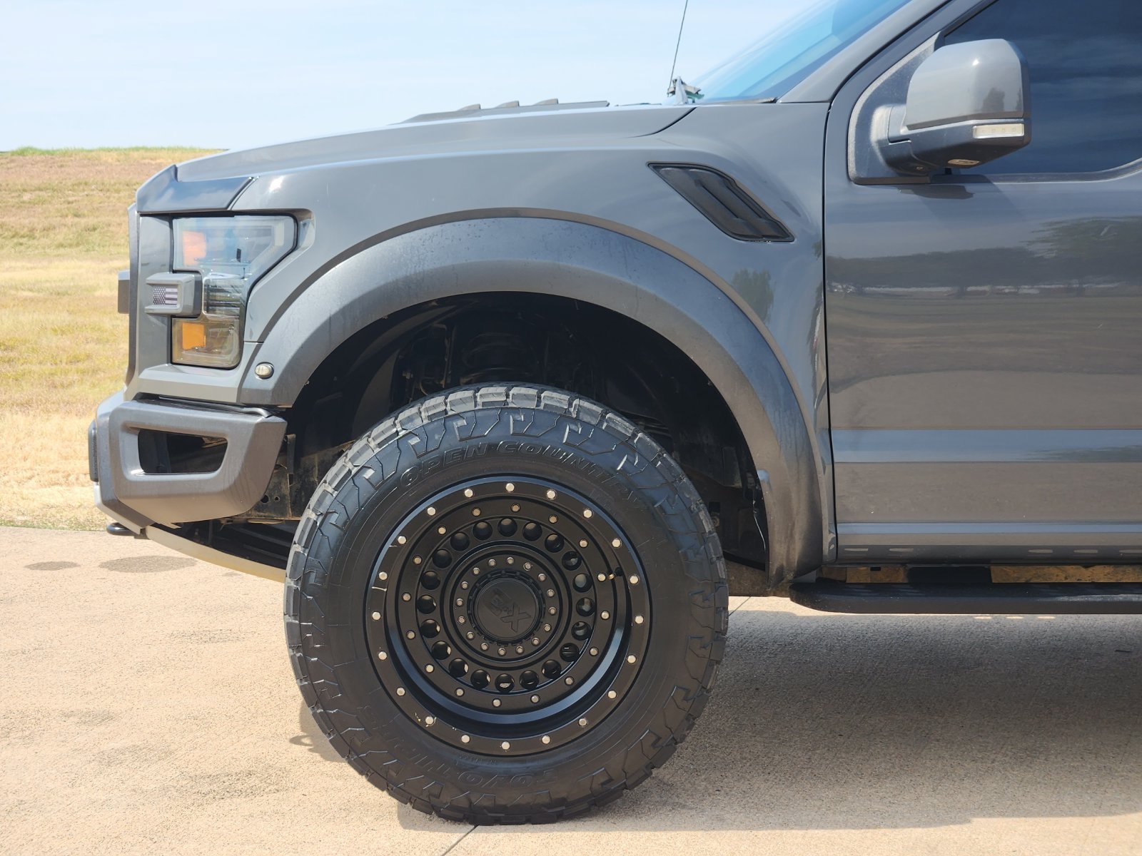 Used 2018 Ford F150 Raptor w/ Equipment Group 802A Luxury AWD/4WD image 13