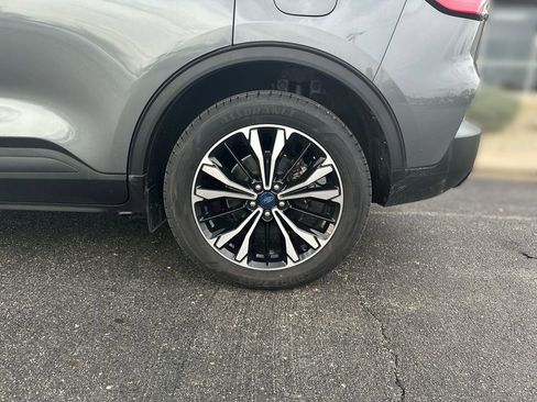 Used 2021 Ford Escape SE w/ SE Sport Appearance Package image 19