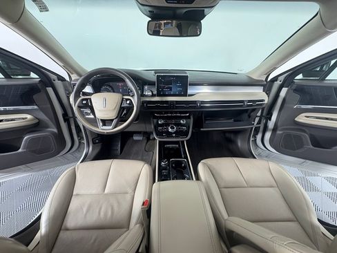 Used 2021 Lincoln Corsair FWD w/ Premium Package image 4