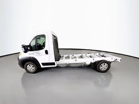 Used 2025 RAM ProMaster 3500 w/ Quick Order Package 22G SLT FWD image 4