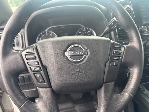 Used 2023 Nissan Titan SV w/ SV Convenience Package AWD/4WD image 25