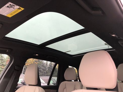 New 2026 Volvo XC90 B6 Plus w/ Protection Package Premier image 15