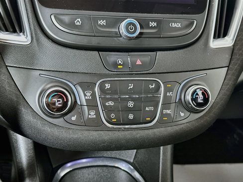 Used 2021 Chevrolet Malibu LT FWD image 15